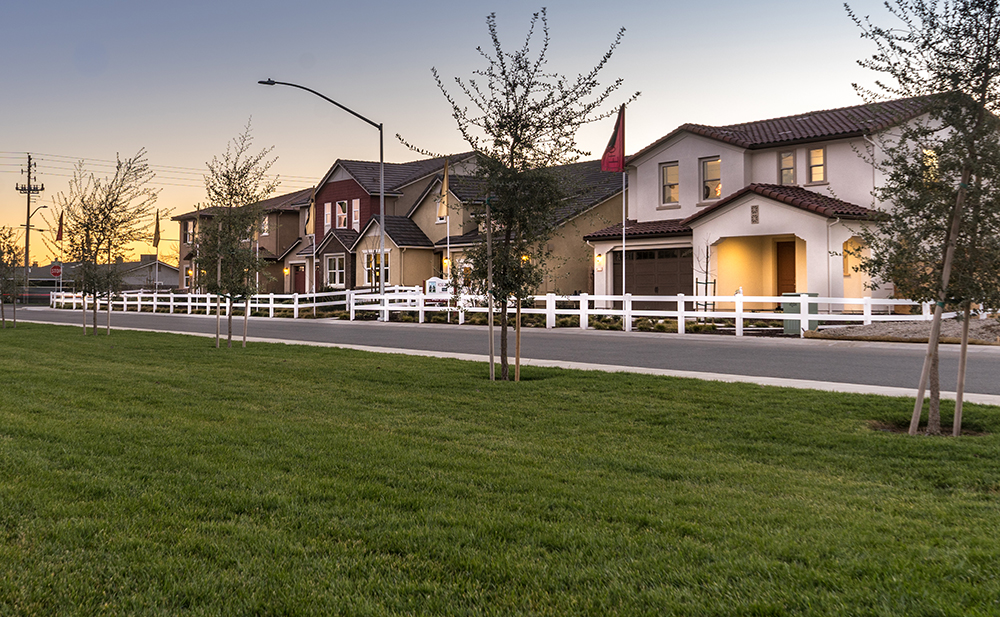 Rose Park in Modesto – Promenade Model and community park are now open!